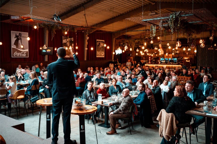 Netwerkmoment op een zakelijk event